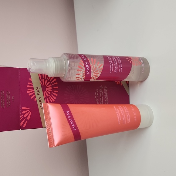 Mary Kay Mandarin Blooms Body Care Set and Body Wash - Picture 4 of 6